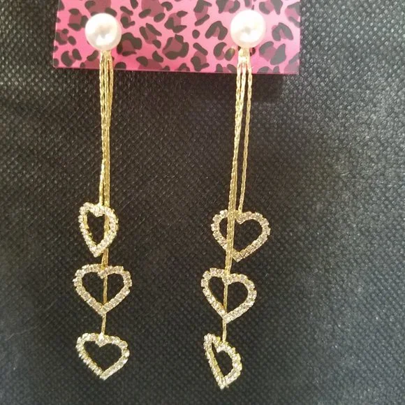 Betsey Johnson Tiered Heart Earrings - NWT - Picture 7 of 7